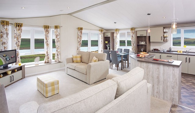 Luxury Willow Lodge (Sleeps 4, Dog Friendly)