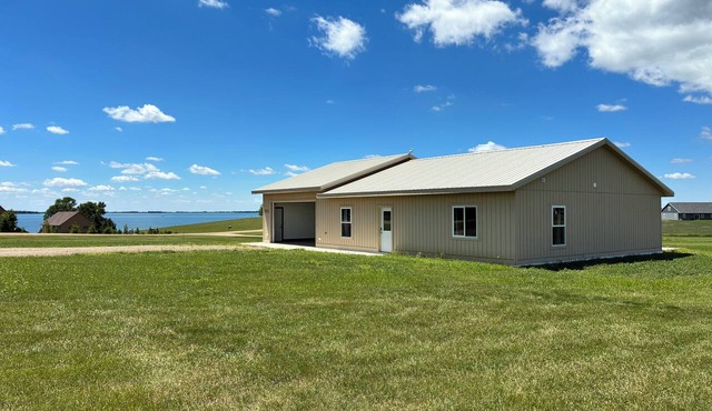 M&N Lodge located near Grenville on Beautiful Waubay Lake