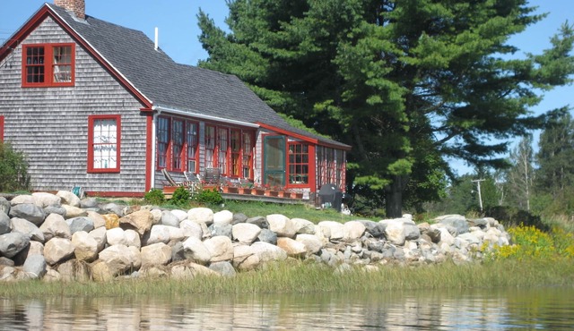 MAINE COAST WATERFRONT Picturesque Heron View Cottage on Machias Bay