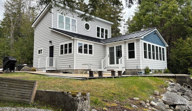 Maine Lake Cottage on Beech Hill Pond near Bar Harbor and Acadia National Park