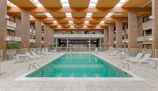 MainStay Suites Lansing West