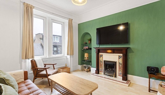 Maisonette Hideout with free street parking