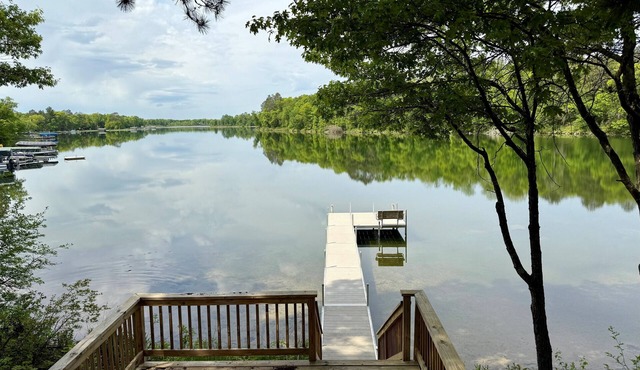 Majestic beauty on pristine Lake O'Brien - Optional Bennington Pontoon included