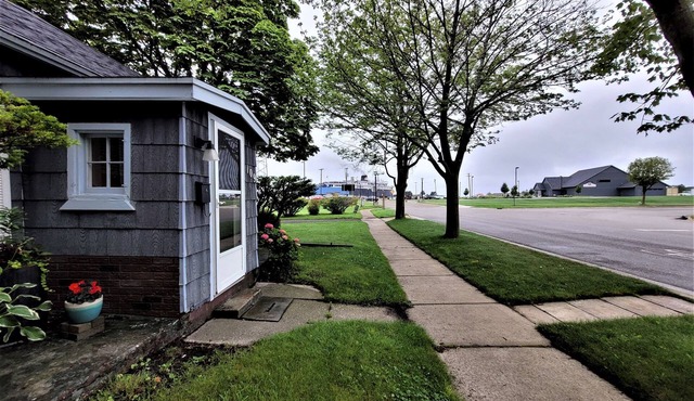 Mariners Landing; Dockside Cottage Ludington