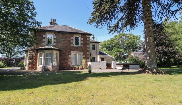 MASADA, pet friendly, character holiday cottage in Spean Bridge