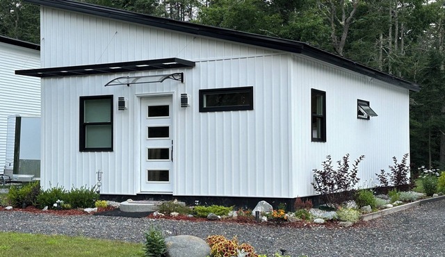 Mast Landing Mini Cottage