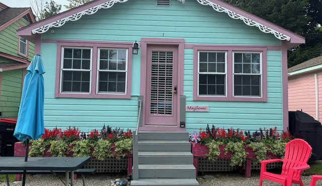 Mayflower*sleeps 5*near beach*firepit*outdoor shwr*grill
