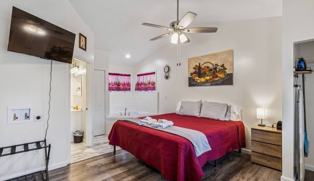 Merlot Cottage - GOTL Strip - Lover's Retreat