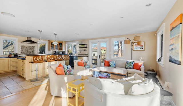 Mermaid House - A Sunny Seaside Escape