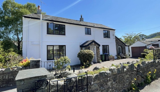 Mill House - sleeps 6 guests in 3 bedrooms