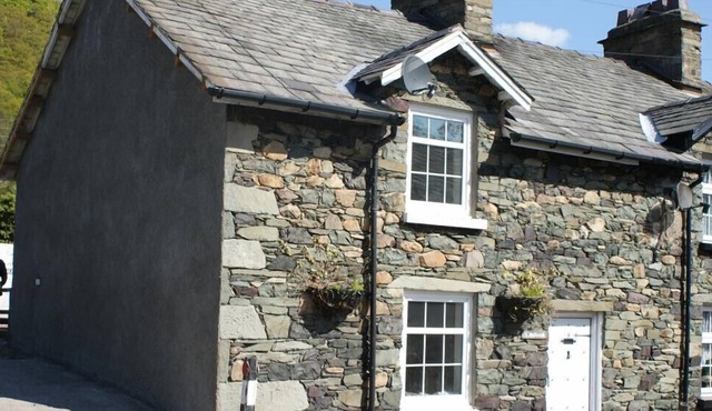 MILLCROFT COTTAGE, with open fire in Penrith