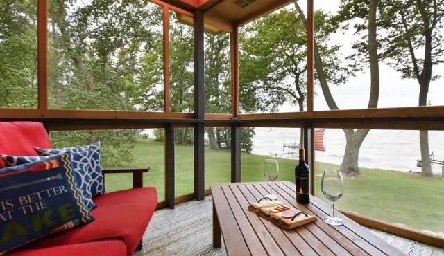 MilleLacs Lakeside Getaway-SAUNA-HOT Tub-Cozy Fire