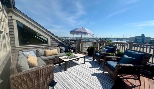 Millie's-Historic New Bedford, 2BR w. water views