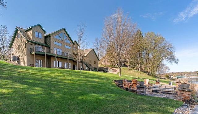 MINNeSTAY* Maple Lake Chalet