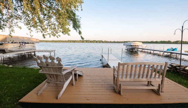 MINNeSTAY* Water's Edge Retreat