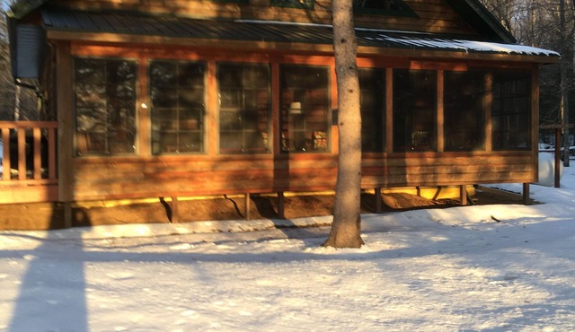 Minocqua Lac du Flambeau WI Northwoods Log Loft Cabin on Amber Lake
