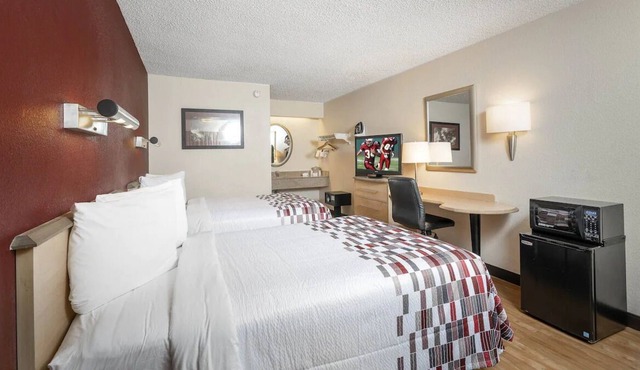 Minutes from Buffalo Niagara International Airport! Pets are Allowed for FREE!