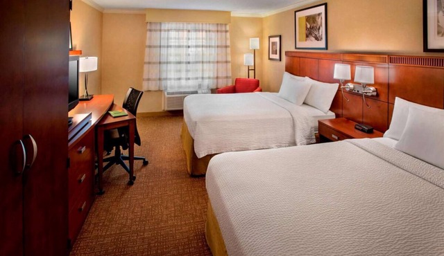 Minutes to Popes Landing! 3 Family-friendly Units w/Starbucks & Free Parking!