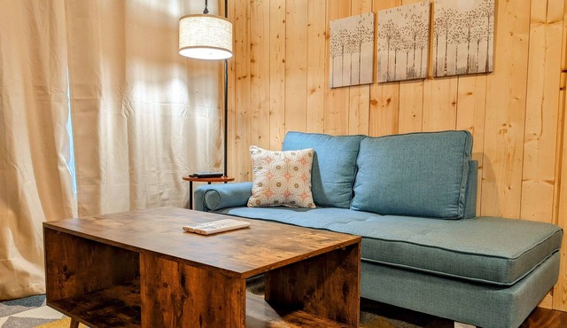Modern 1-Bdrm Apartment - Room #7