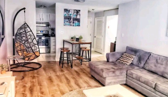 Modern 2 bedroom 2 bath between Boston and Salem