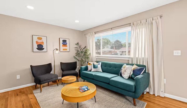 Modern 3BDR Home Near DTW & Downtown Detroit