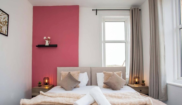 Modern 3BR Home - Sleep 6 - Contractors & Families