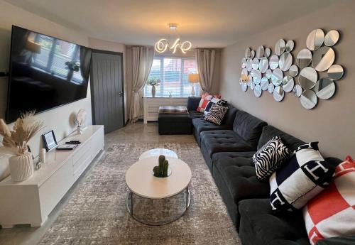 Modern 4Bed Home Durham Sleeps 8 Parking & WiFi