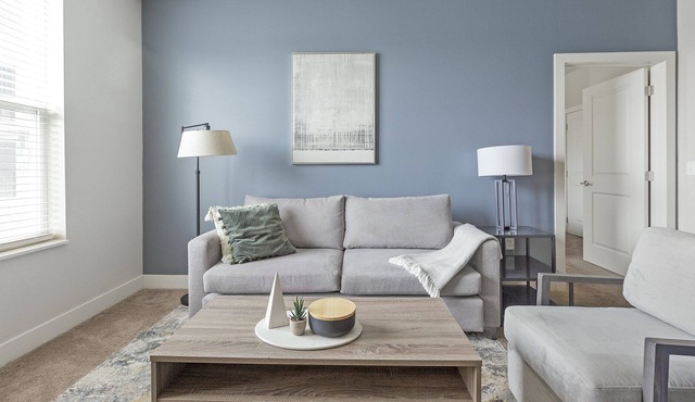 Modern Apartment in Prime Location (ID8146X6)