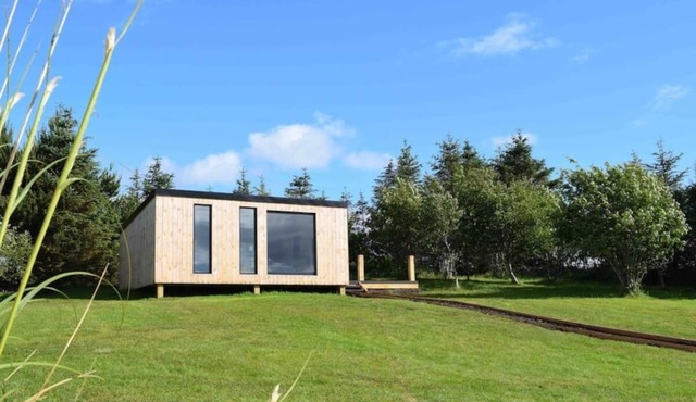 Modern cabin with stunning views & private hot tub