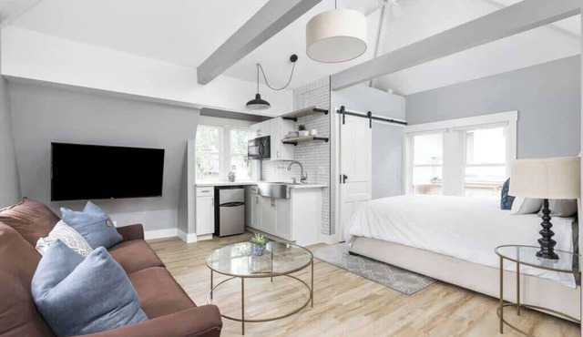 Modern Carriage House | Prime Location Parking