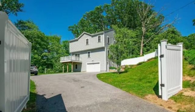 Modern & Charming 3-bedroom house in Worcester.