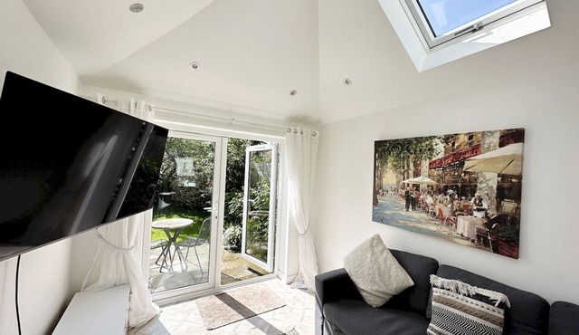 Modern Coastal Cottage - Pass the Keys