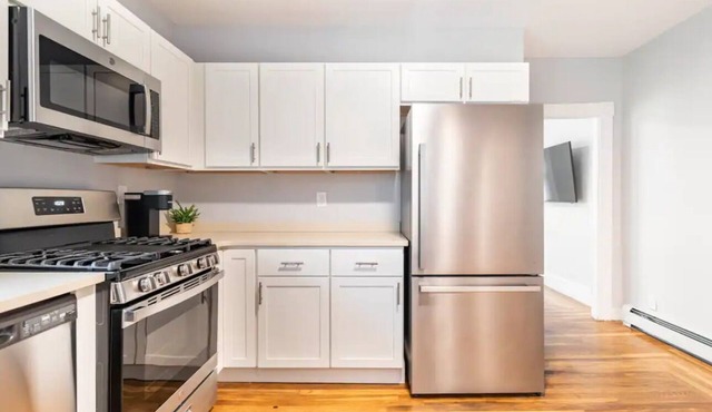 Modern Downtown Condo!
