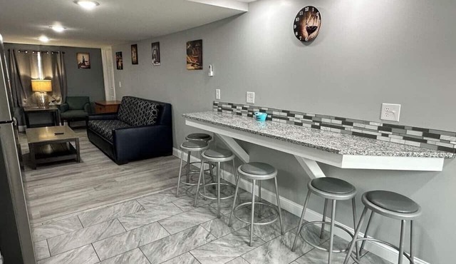 Modern Family Retreat Near Lake & Wineries