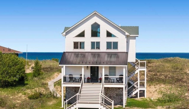Modern Lake Michigan Retreat! Stunning Views & Cozy Fireplace in Sturgeon Bay