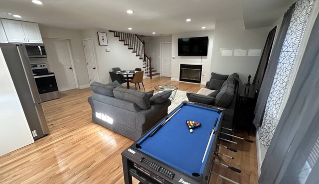 Modern Luxury Home With Fireplace & Game-Room.