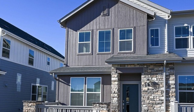 Modern Quiet Retreat Near Denver Int'l Airport
