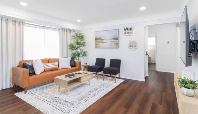 Modern Retreat 3BDR Near DTW & Detroit Downtown