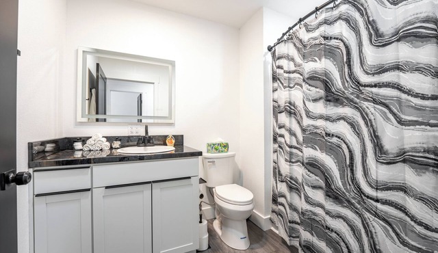 Modern retreat in Fort Peck, minutes away from the Marina! Pet Friendly!