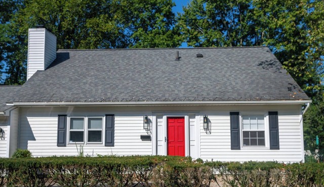 Modern retreat located across from WRA and steps from downtown Hudson.