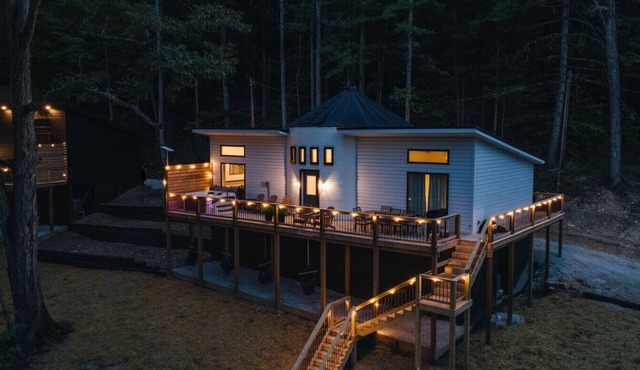 Modern Silo | Hot Tub | Trailer Friendly | Dogs