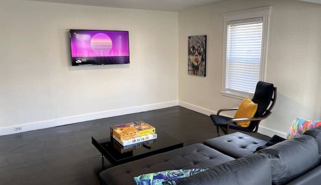 Modern Two Bedroom Condo - Near Boston