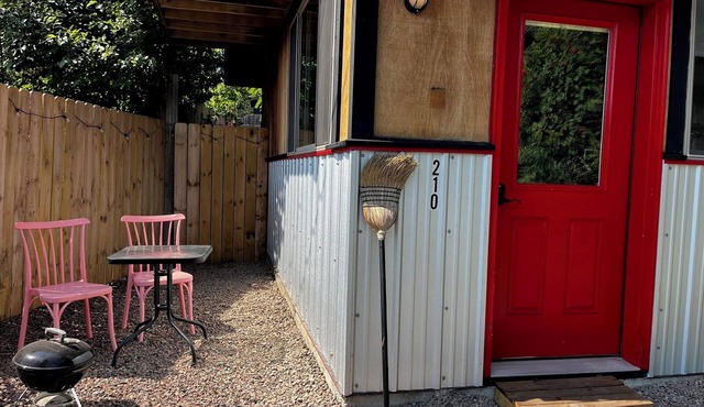Mökki Birdnest - A Quaint Studio in the Heart of Downtown Grand Marais