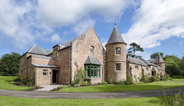 MONTEVIOT STABLES WEST - woodland trails and inspirational gardens, 4 bedroom