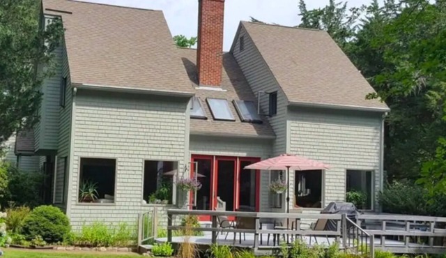 MONTHLY RENTAL! CREATIVE CALM SANCTUARY NEAR BEACH