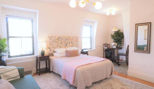 Morrill Mansion Inn | 4 | Self Check In | Parking