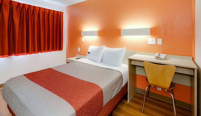 Motel 6 Lenexa, KS - Kansas City Southwest
