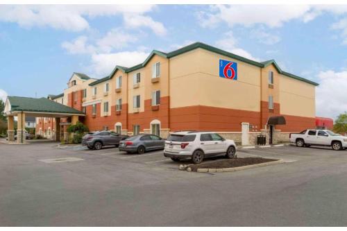 Motel 6 Suites Findlay Tiffin Avenue, OH