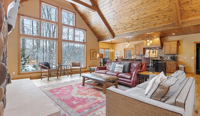 Mountain Pass Lodge, Ski In/Ski Out, Sleeps 18, Hot Tub