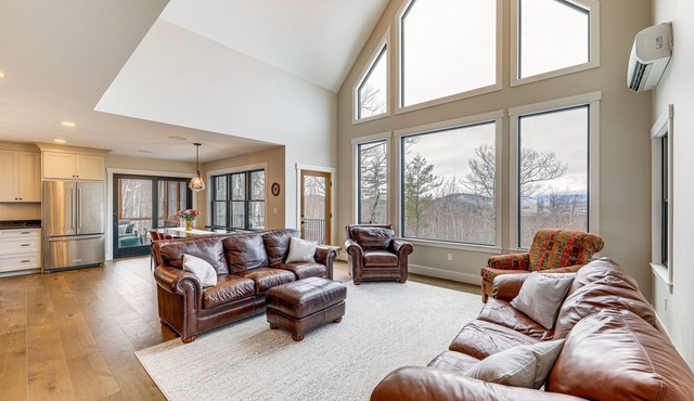 Mountain-View Home in Stoneham w/Hot Yoga Studio!